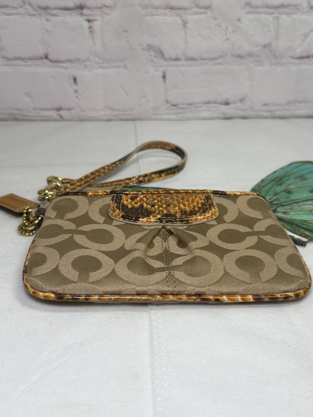 EUC Coach Tan Signature Wristlet with Snakeskin Trim Khaki Signature C Canvas - Picture 10 of 12